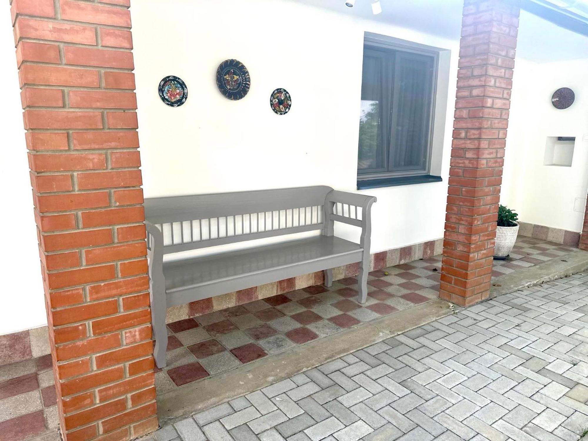 Tuenderkert Apartman Gyula Exteriör bild