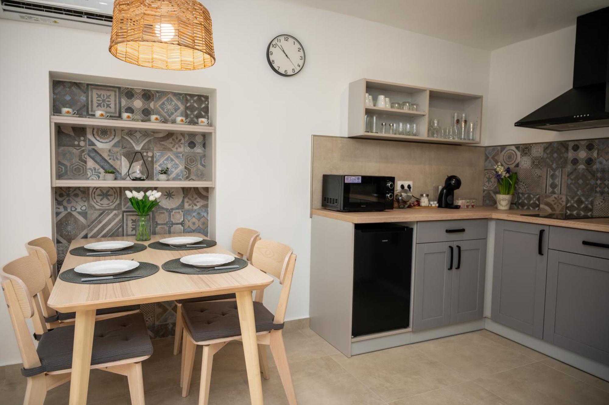 Tuenderkert Apartman Gyula Exteriör bild