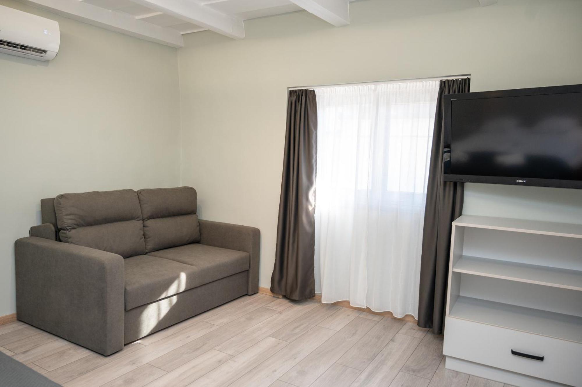 Tuenderkert Apartman Gyula Exteriör bild
